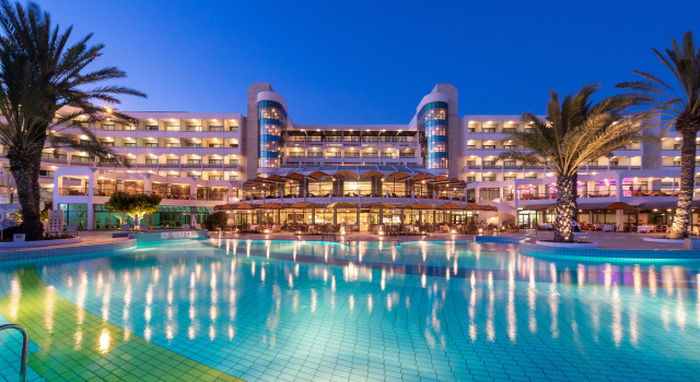 Отель Constantinou Bros Athena Beach