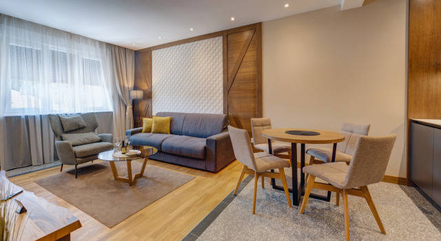 Modern Mountain CENTRAL 17 + parking Apartments