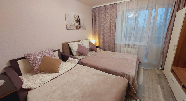 Na Prospekte Pobedy 112 Flat, Book Apartment Zayagorb district 