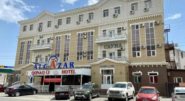 Hotel Alcazar, Book Hotel Hoteller i Atyrau region med parkering, Parkering