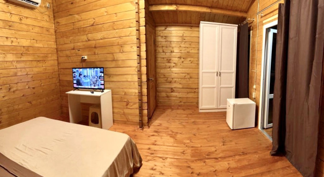 Коттедж с балконом и с красивым видом из окна Гостевой Дом Sunshine на Берегу