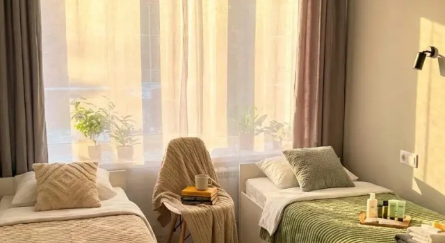 (camerata maschile) letto in camerata con vista sulla città Edem Mini-hotel