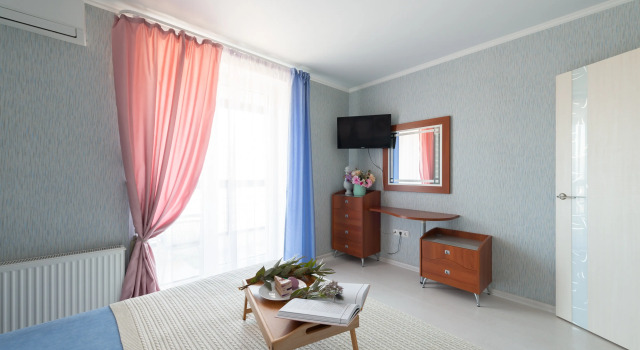 Двухместные апартаменты с балконом и с видом на город Апартаменты Novin House Lavender Home