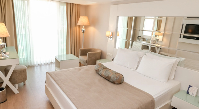 Двухместный номер Standard с балконом и с видом на море Alesta Yacht Hotel