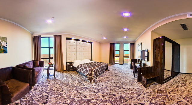 Двухместный полулюкс Plaza Hotel Bishkek