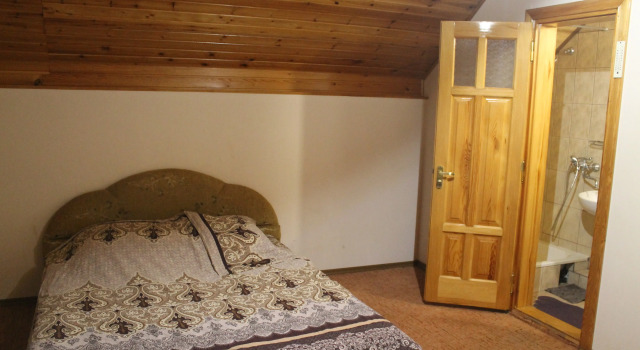 VeselaBochka Mini hotel, Buchen Sie Gasthaus Rjasnoje-Russkoje Region Lviv