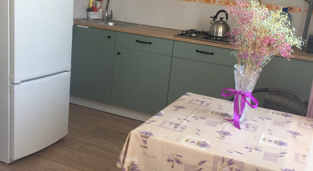 Velikolepny Novostroy Flat, Reservar Apartamento Apartamentos em Sevastopol, Apartamento