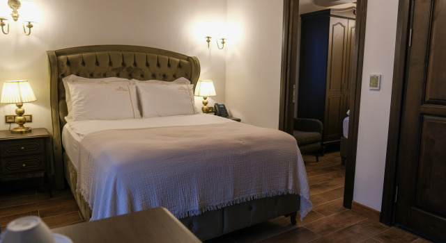 Люкс с балконом и с видом на город Gülce Köşk Otel & Restaurant