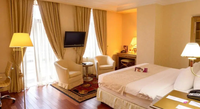 Отель Crowne Plaza Minsk