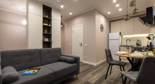 Квартира Дизайнерская Студия на Три Окна Feel At Home у Невского Проспекта
