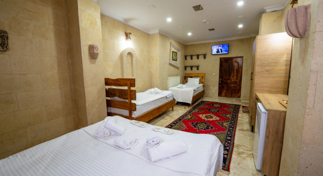 Четырёхместный номер Standard hotels crazy horse