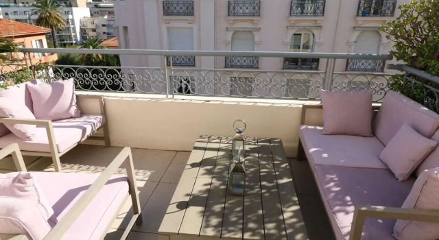 Апартаменты Fantastic Penthouse, Забронировать Апартаменты/квартира Апартаменты La Californie Pezou, Апартаменты/квартира