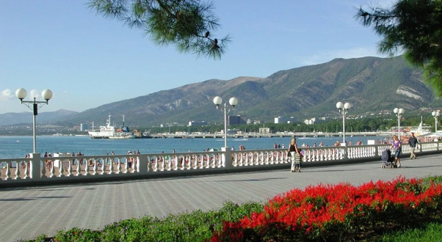 Отель Азария