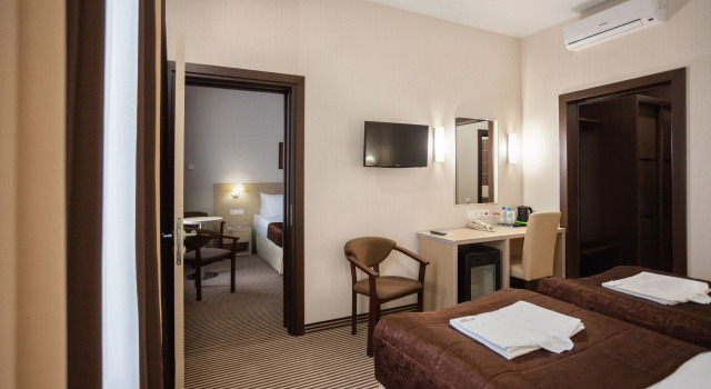 Четырёхместный номер Семейный Двухкомнатный Bishotel
