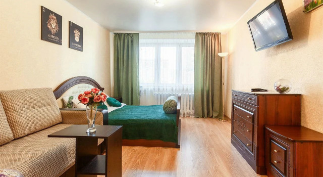 1-bedroom apartments near Okay hypermarket Flat, Book Apartment Hotels in Tyumen Region with Parking, Parking