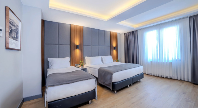 Люкс семейный с 2 комнатами Center Hill Hotel
