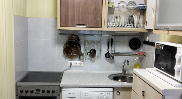 Uyutnaya Studiya Na Ilfata Zakirova Flat, Prenota Appartamento Hotel a Udmurtia con parcheggio, Parcheggio