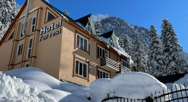 Отель For Rest, Забронировать Отель Отели Домбая с парковкой, рядом с Dombai Ski Lift, Парковка