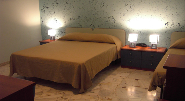 Etna Inn Mini-Hotel, Boek Bed and Breakfast Motta Sant'Anastasia Sicilië