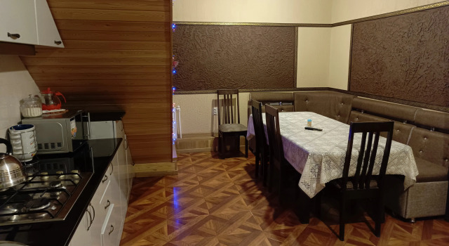 Частный дом Домик в Домбае, Забронировать Дом для отпуска Коттеджи Домбая, рядом с Домбай-1 (нижняя), Коттедж