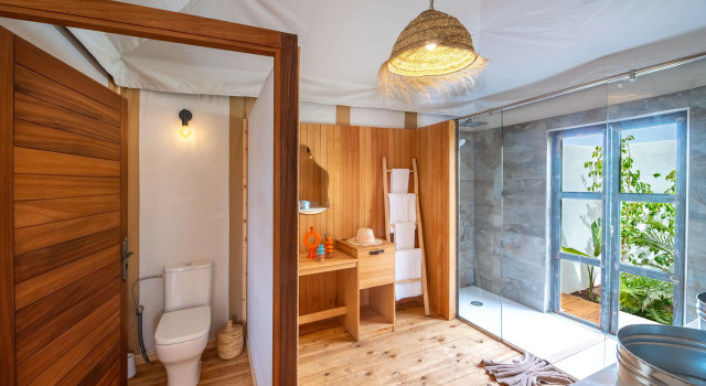Junior suite familiare con vista sulle montagne Inara Camp