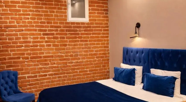 Budget Twin Basement window room H29 Hotel