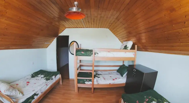 Кровать в общем номере База отдыха Royal Holiday House