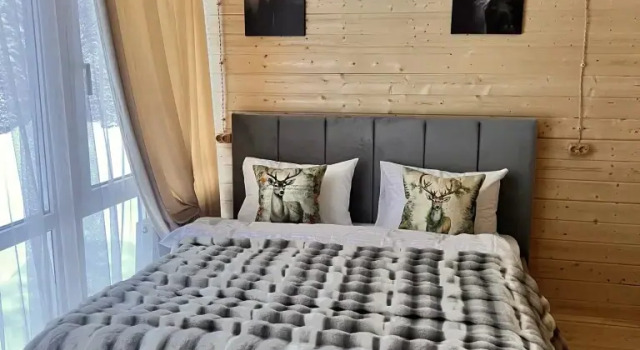 Семейный коттедж с балконом и с видом на горы Шале Forest glamp