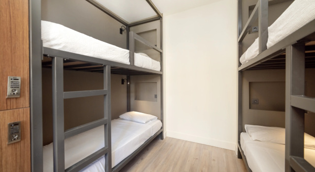 Кровать в общем номере (женский номер) Moda Drei - Concept Hostel