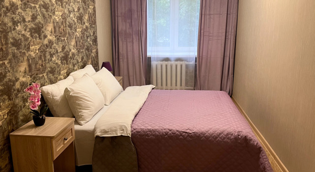 Kvartirny vopros svetlaya garmoniya i uyut Flat, Prenota Appartamento Hotel a Udmurtia con parcheggio, Parcheggio