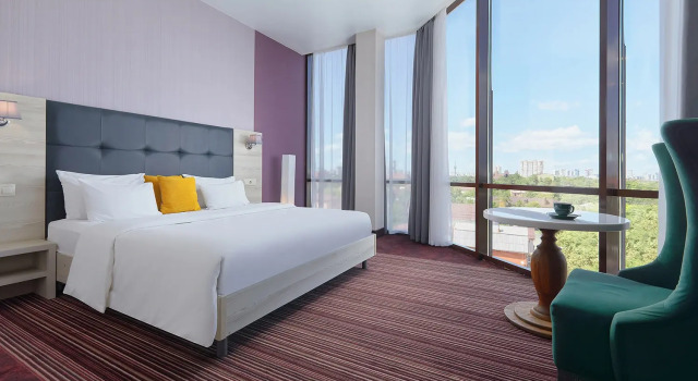 Двухместный люкс Представительский с видом на город Отель Golden Tulip Krasnodar