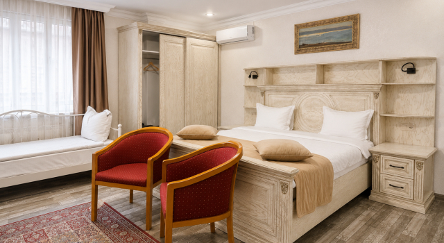 Трёхместные апартаменты Comfort с видом на внутренний двор Отель Aspar Boutique Hotel by IGIT