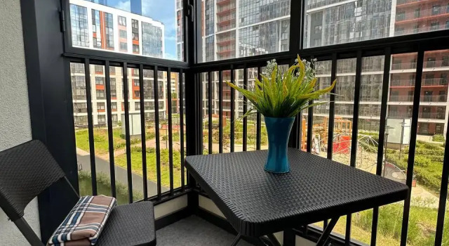 Четырёхместные апартаменты с балконом Апартаменты Landysh Flower Apartment