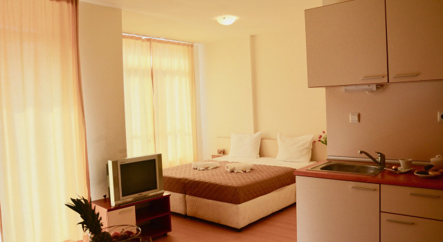 Студия с балконом и с красивым видом из окна Апарт-Отель Rainbow 2 Holiday Complex