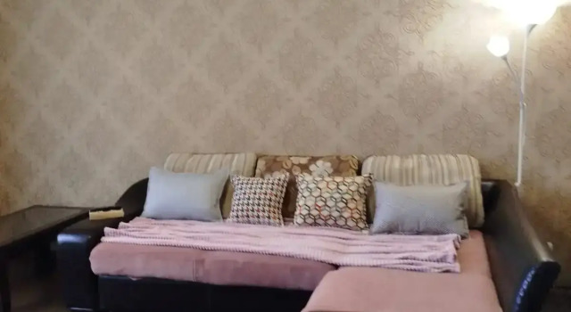 Dvukhkomnatnaya Na Arkhitektorov Flat, Boek Appartement Goedkope hotels in Omsky District
