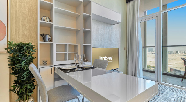 Апартаменты Bnbmehomes Chic Apt Ideal for Corporate Stays-1316, Забронировать Апартаменты/квартира Отели Эмирата Дубая с бассейном, рядом с Al Wajeha Al Maeyah Marine Transport Station, Бассейн
