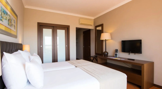 Одноместный номер Standard с балконом и с видом на реку Отель Eco Hotel Vila Galé Albacora