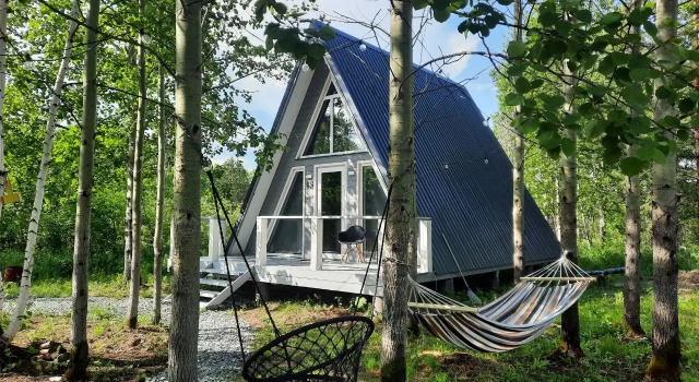 Коттедж с балконом и с красивым видом из окна Гостевой дом уютный A-frame Свобода леса