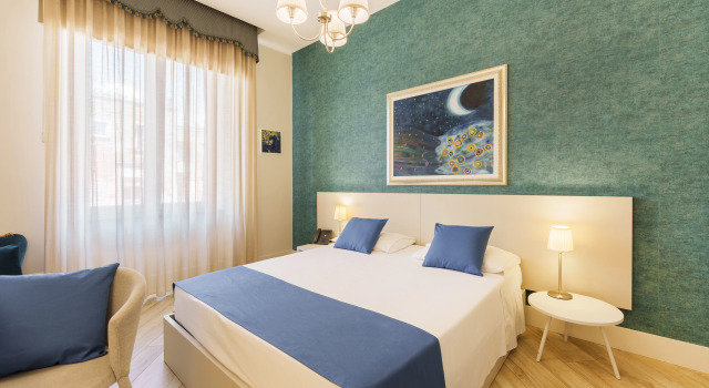 Полулюкс с балконом и с видом на город Its Room Naples