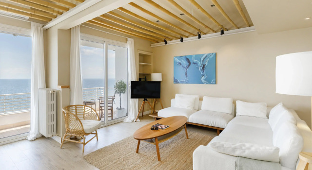 Апартаменты с балконом и с видом на море Апар-отель Infinity & Beyond by halu Seafront apartments