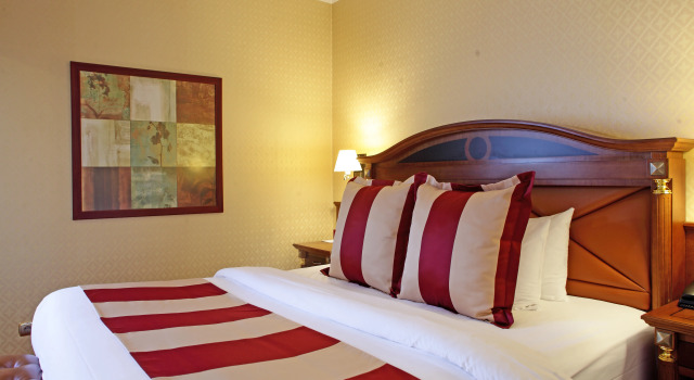 Двухместный люкс с 2 комнатами Отель Crowne Plaza Minsk