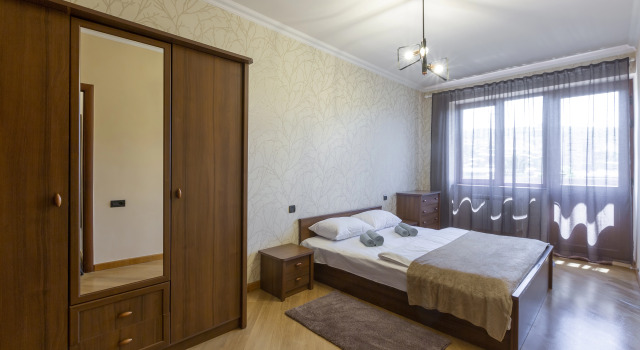 Апартаменты Umba Apartment N4 - балкон и вид на гору Арарат, Забронировать Апартаменты/квартира Отели Еревана с парковкой, рядом с Ереванский государственный университет, Парковка