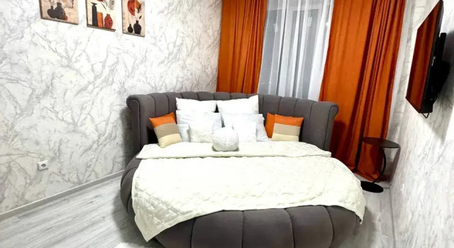 Shikarnaya Odnokomnatnaya Flat, Prenota Appartamento Hotel a Central Russia con parcheggio, Parcheggio