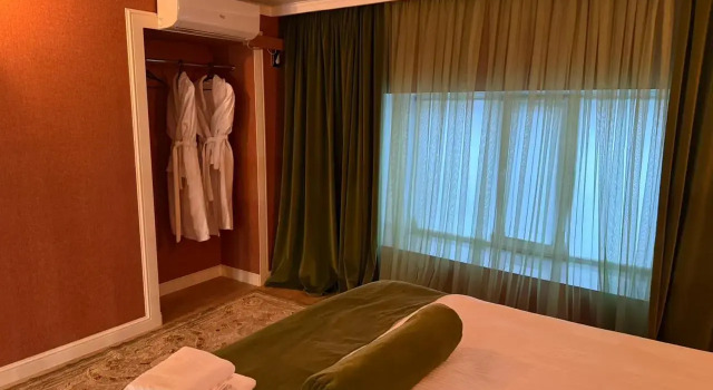 Четырёхместный люкс Апарт-отель Turan Semey Grand Hotel