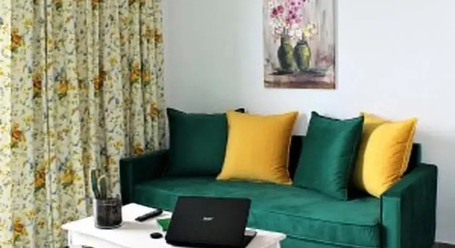 Апартаменты с балконом и с красивым видом из окна The Village Apartments