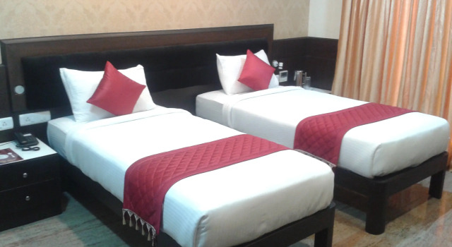 Hotel Sumi Palace, Забронировать Отель Отели Танджавур с парковкой, Парковка