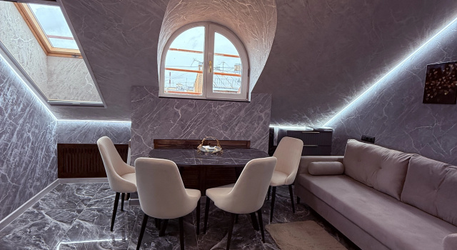 Dvukhetazhnaya v Tsentre s Verandoj na Kryshe Flat, Reserva ahora Apartamento San Petersburgo Rusia