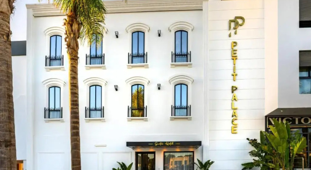 Отель Petit Palace Suites Hotel, Забронировать Отель Swiss City Агадир