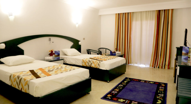 Двухместный номер Standard с балконом и с красивым видом из окна Отель Golden Beach Resort - Ras Sudr