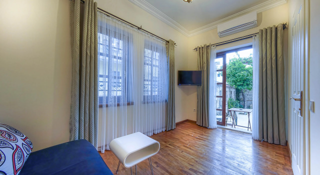Трёхместный номер Standard с балконом Minyon Hotel